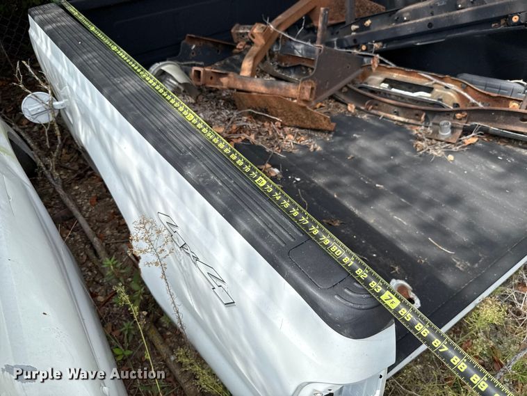 image for item GH9410 (3) pickup beds