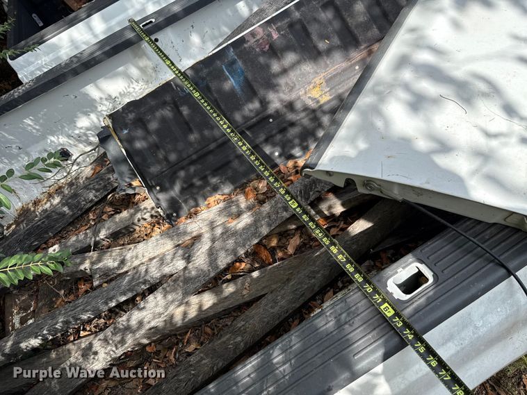 image for item GH9410 (3) pickup beds