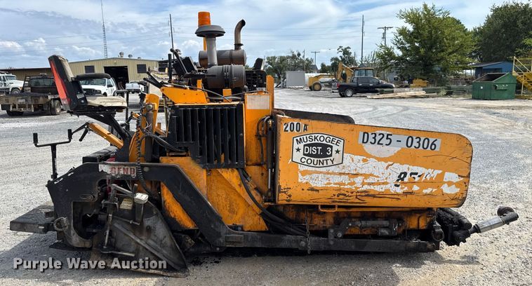 image for item GH9411 2013 Lee Boy 8510B paver