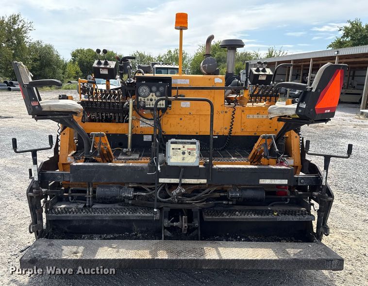 image for item GH9411 2013 Lee Boy 8510B paver