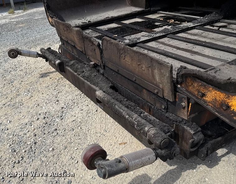 image for item GH9411 2013 Lee Boy 8510B paver