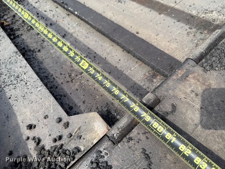 image for item GH9411 2013 Lee Boy 8510B paver