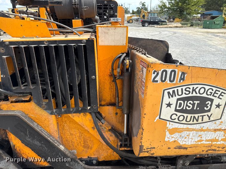 image for item GH9411 2013 Lee Boy 8510B paver