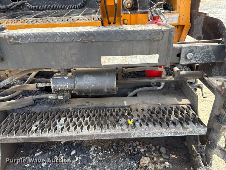 image for item GH9411 2013 Lee Boy 8510B paver