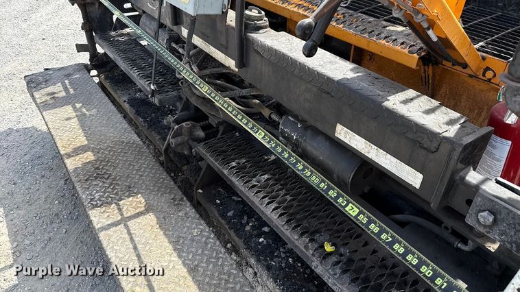 image for item GH9411 2013 Lee Boy 8510B paver