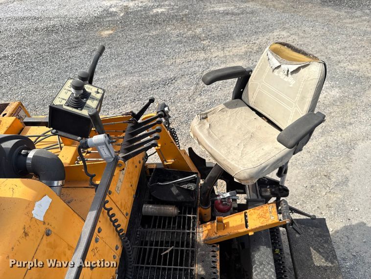 image for item GH9411 2013 Lee Boy 8510B paver