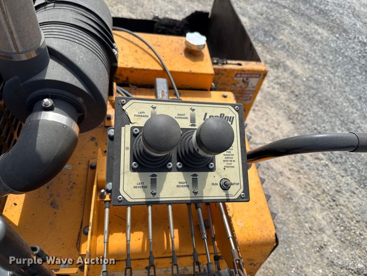 image for item GH9411 2013 Lee Boy 8510B paver