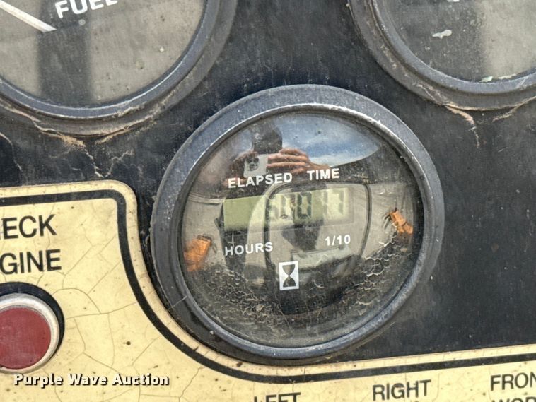 image for item GH9411 2013 Lee Boy 8510B paver