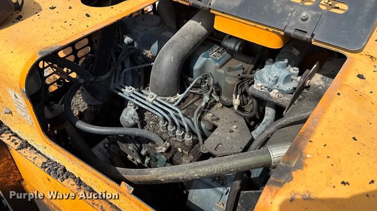 image for item GH9411 2013 Lee Boy 8510B paver