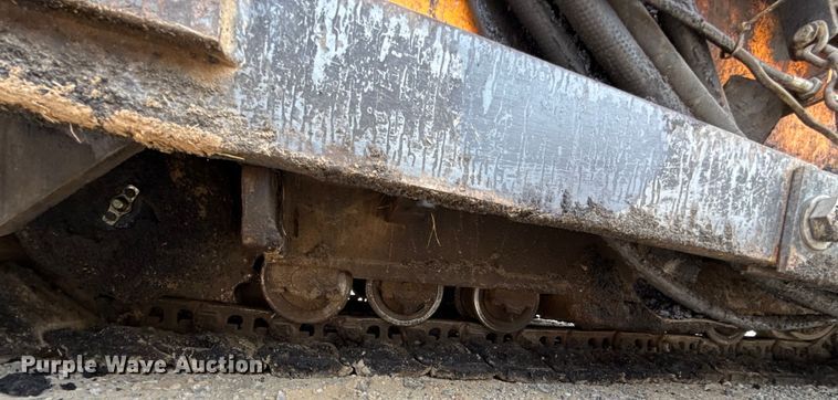 image for item GH9411 2013 Lee Boy 8510B paver