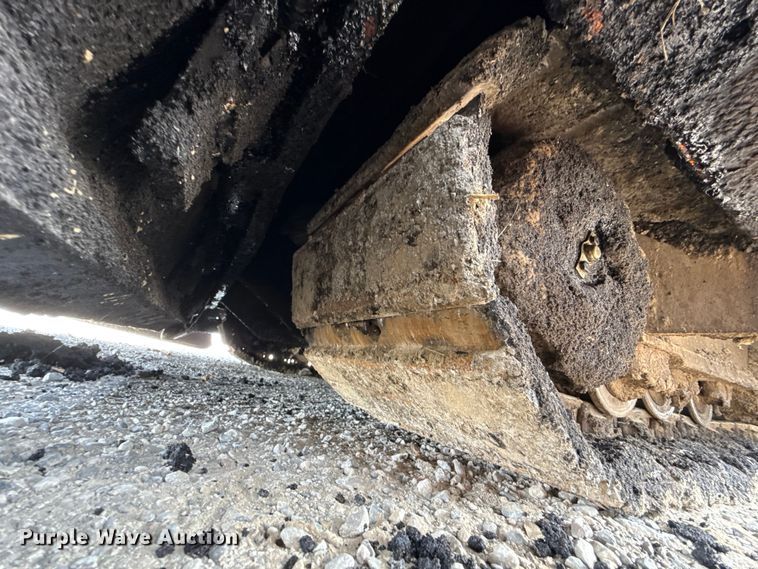 image for item GH9411 2013 Lee Boy 8510B paver