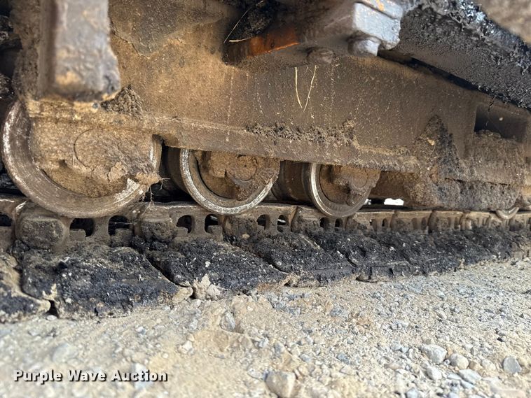 image for item GH9411 2013 Lee Boy 8510B paver