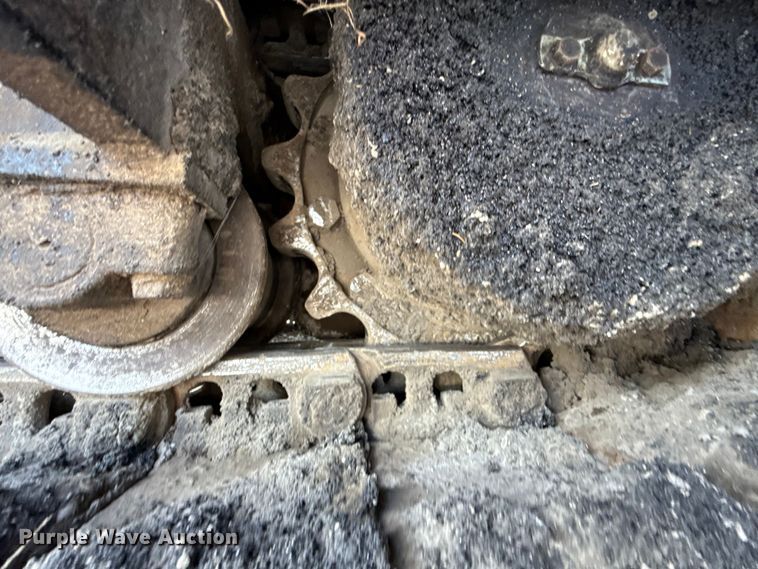 image for item GH9411 2013 Lee Boy 8510B paver