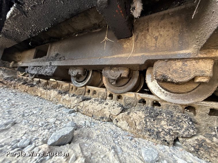 image for item GH9411 2013 Lee Boy 8510B paver