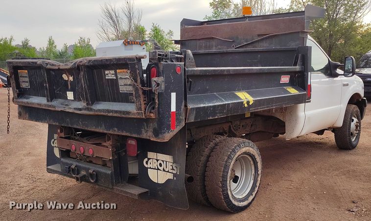 image for item IP9637 2006 Ford F350 Super Duty XL dump bed pickup truck
