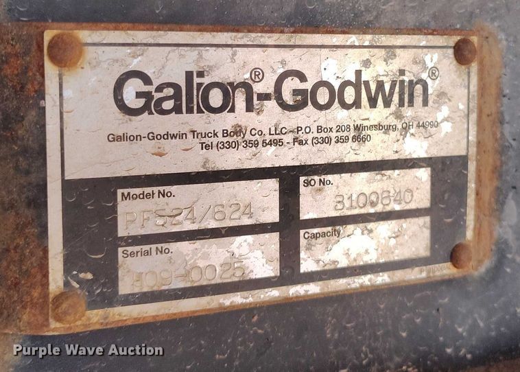 image for item IP9637 2006 Ford F350 Super Duty XL dump bed pickup truck