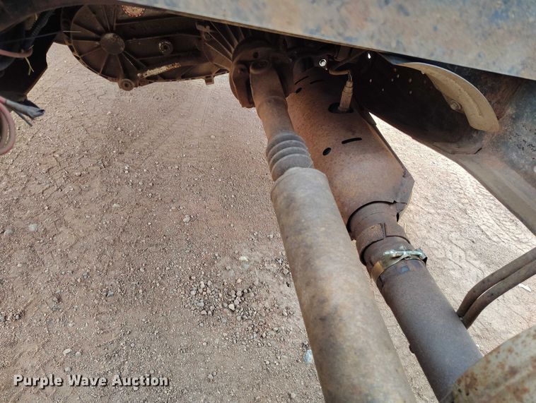 image for item IP9637 2006 Ford F350 Super Duty XL dump bed pickup truck