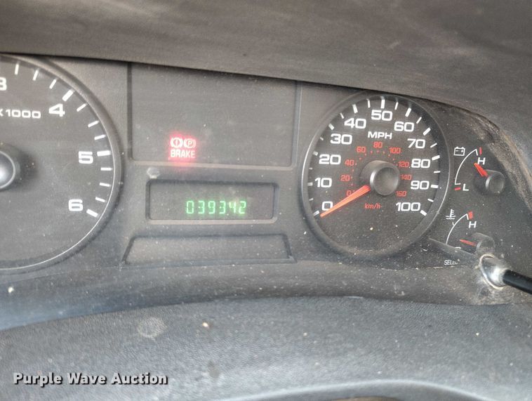 image for item IP9637 2006 Ford F350 Super Duty XL dump bed pickup truck