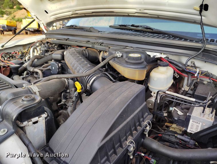 image for item IP9637 2006 Ford F350 Super Duty XL dump bed pickup truck