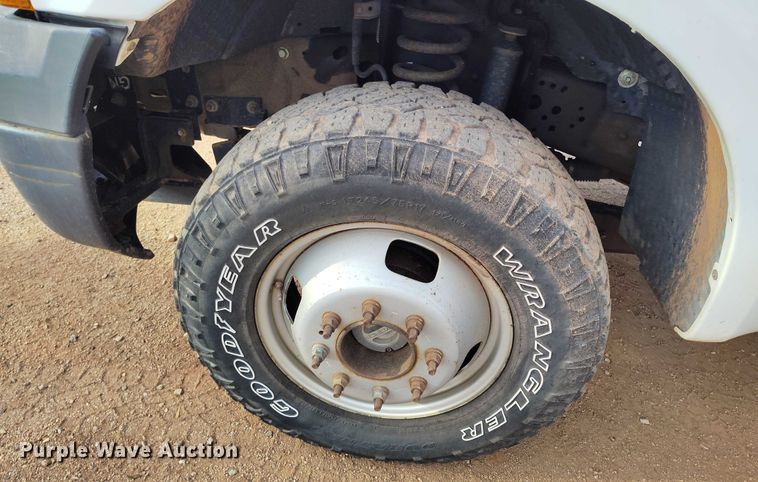 image for item IP9637 2006 Ford F350 Super Duty XL dump bed pickup truck