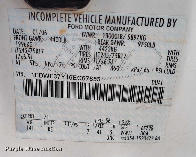 image for item IP9637 2006 Ford F350 Super Duty XL dump bed pickup truck