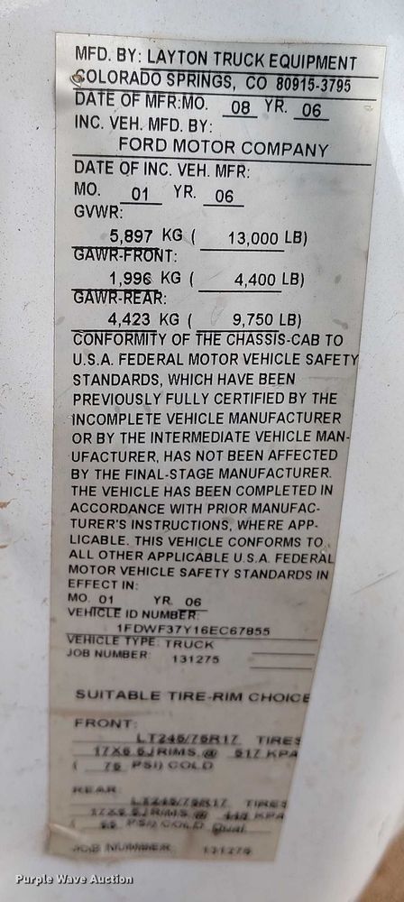 image for item IP9637 2006 Ford F350 Super Duty XL dump bed pickup truck