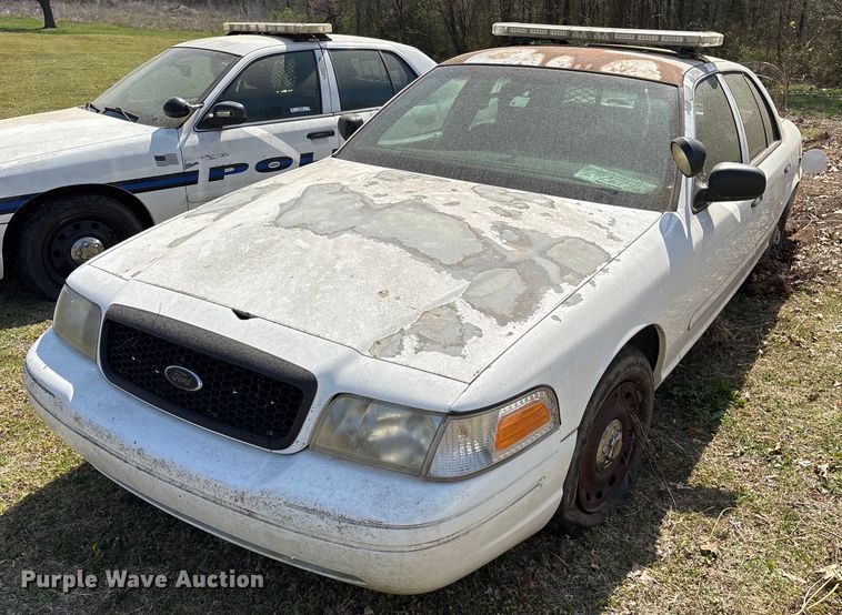 image for item OB9589 2004 Ford Crown Victoria Police Interceptor  