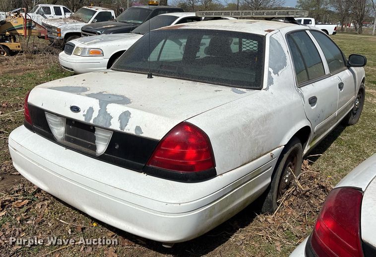 image for item OB9589 2004 Ford Crown Victoria Police Interceptor  