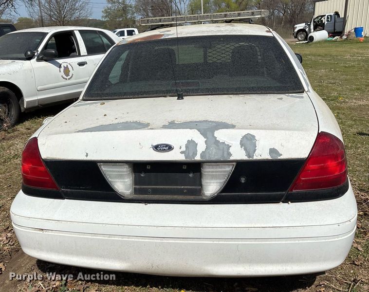 image for item OB9589 2004 Ford Crown Victoria Police Interceptor  
