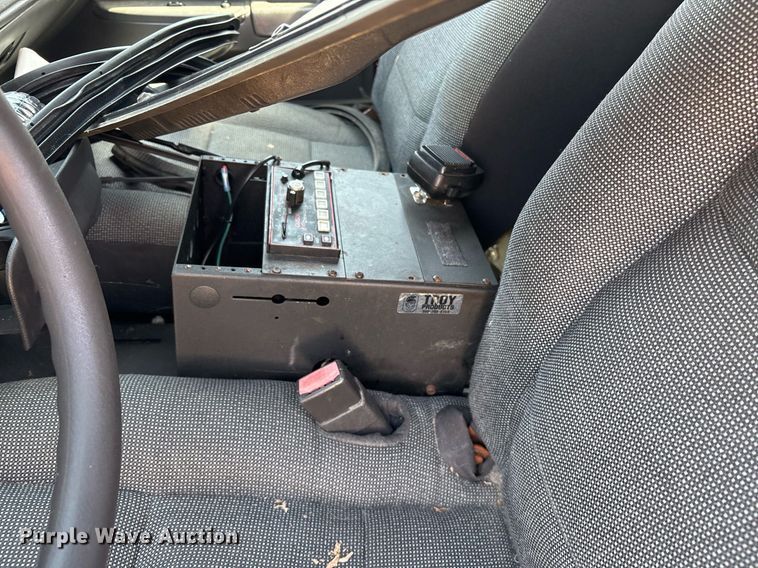 image for item OB9589 2004 Ford Crown Victoria Police Interceptor  