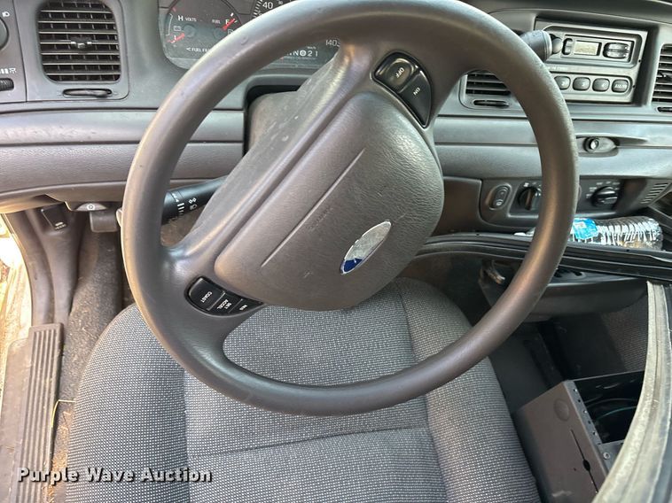 image for item OB9589 2004 Ford Crown Victoria Police Interceptor  