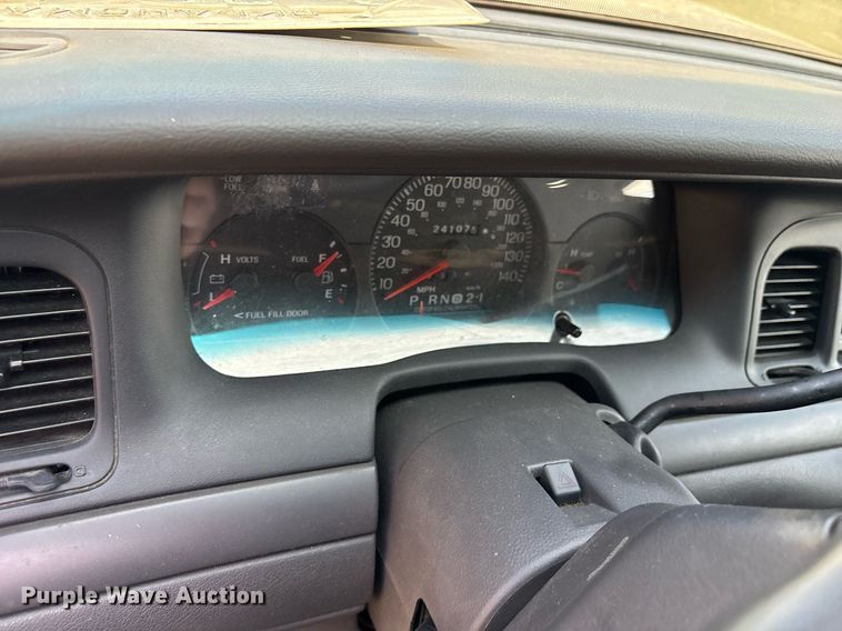 image for item OB9589 2004 Ford Crown Victoria Police Interceptor  