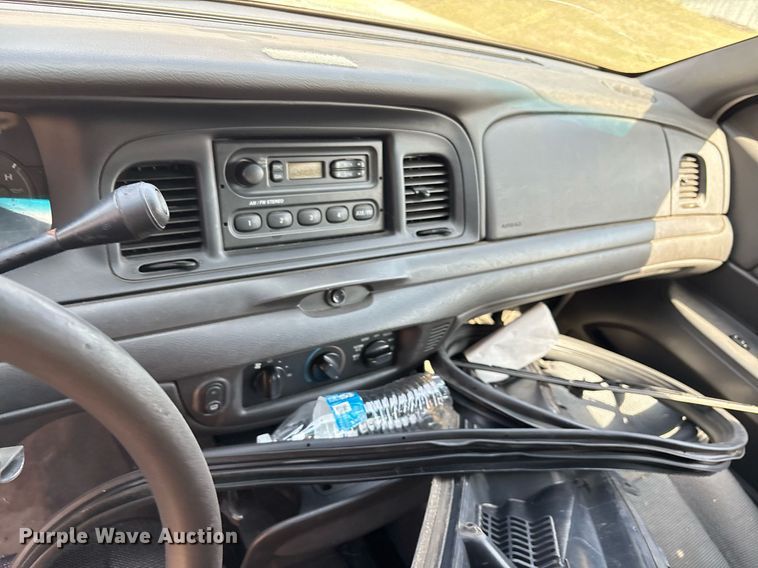 image for item OB9589 2004 Ford Crown Victoria Police Interceptor  