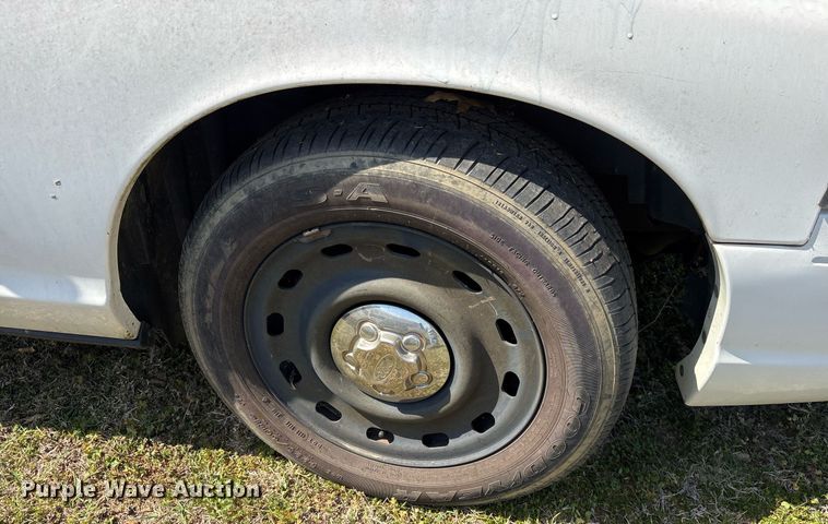 image for item OB9589 2004 Ford Crown Victoria Police Interceptor  