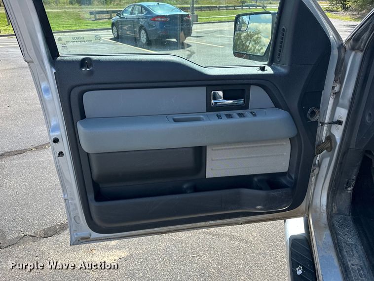 image for item OJ9930 2012 Ford F150 SuperCrew pickup truck