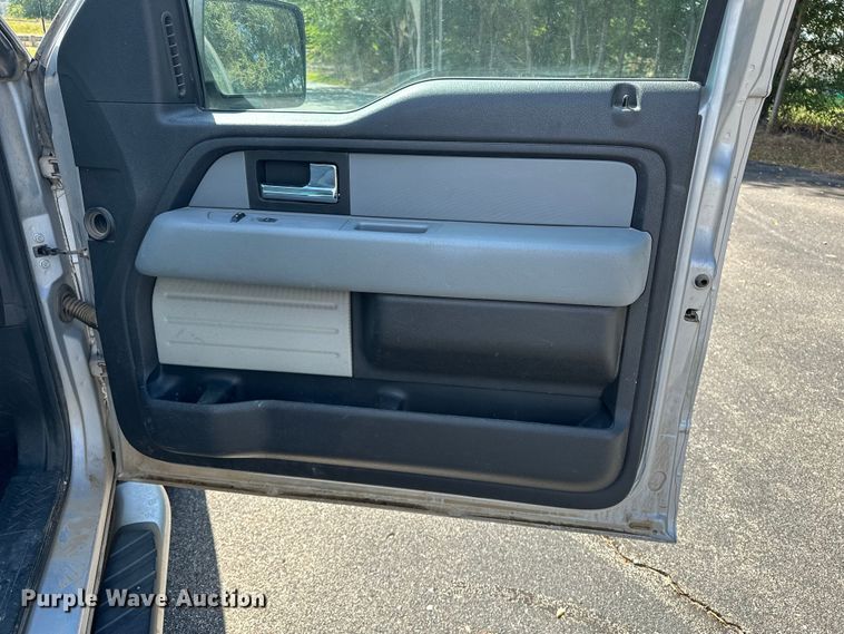 image for item OJ9930 2012 Ford F150 SuperCrew pickup truck