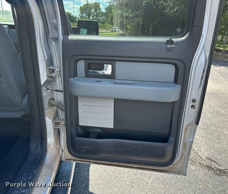 image for item OJ9930 2012 Ford F150 SuperCrew pickup truck