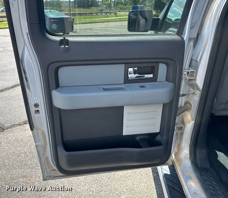 image for item OJ9930 2012 Ford F150 SuperCrew pickup truck