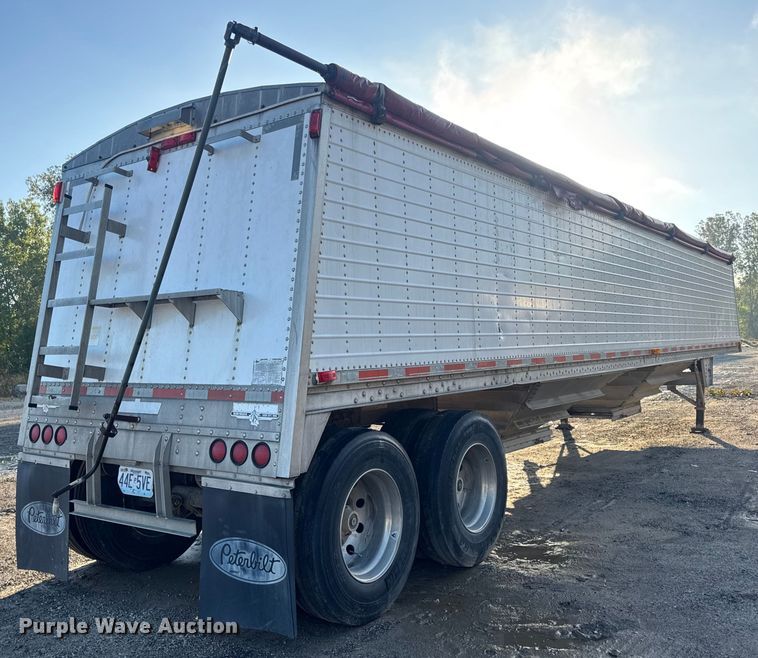 image for item DO2286 1996 Wilson DWH-400C grain trailer
