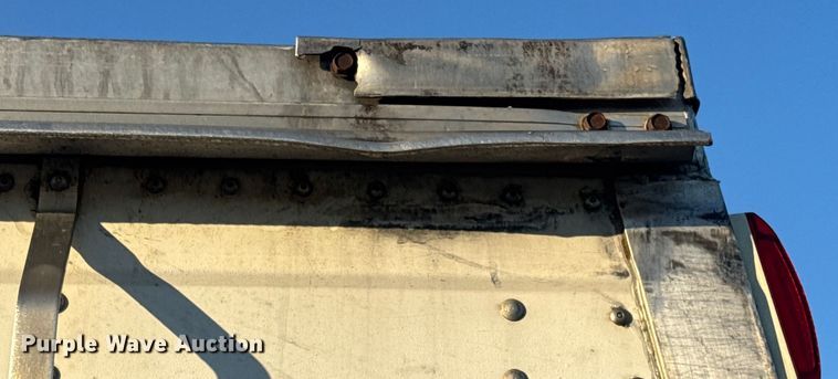 image for item DO2286 1996 Wilson DWH-400C grain trailer