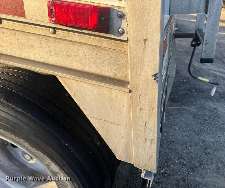 image for item DO2286 1996 Wilson DWH-400C grain trailer