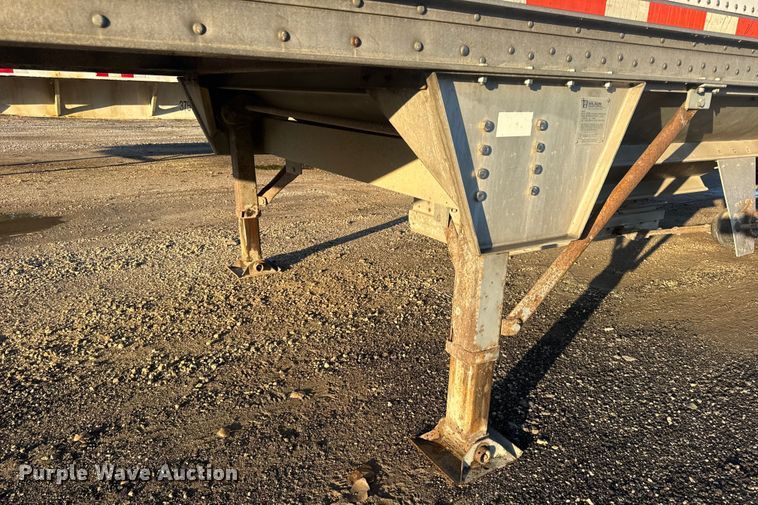 image for item DO2286 1996 Wilson DWH-400C grain trailer