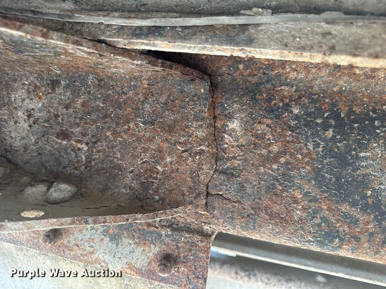 image for item DO2286 1996 Wilson DWH-400C grain trailer