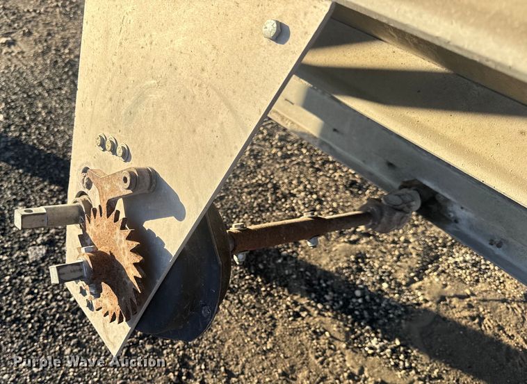 image for item DO2286 1996 Wilson DWH-400C grain trailer