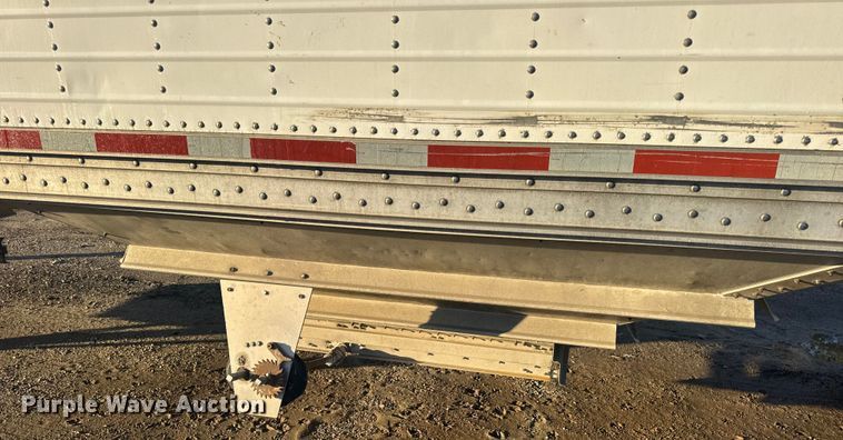 image for item DO2286 1996 Wilson DWH-400C grain trailer
