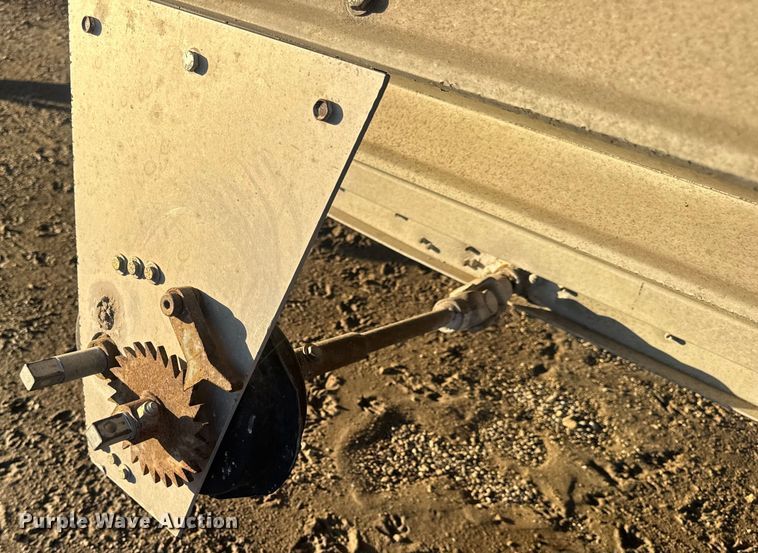 image for item DO2286 1996 Wilson DWH-400C grain trailer