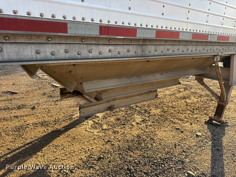image for item DO2286 1996 Wilson DWH-400C grain trailer