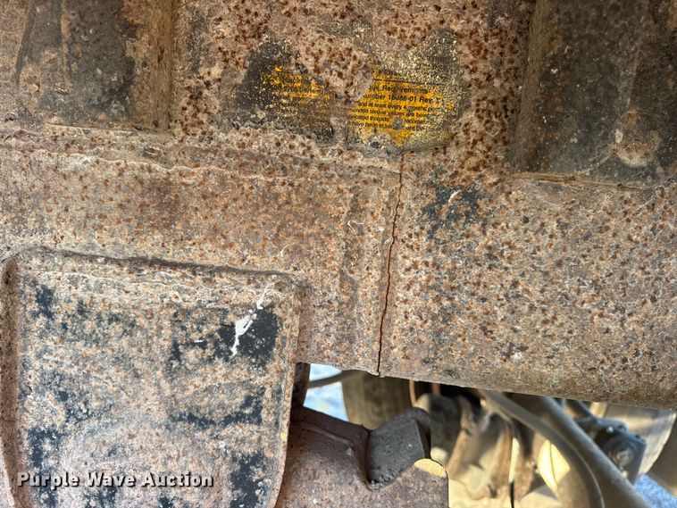 image for item DO2286 1996 Wilson DWH-400C grain trailer