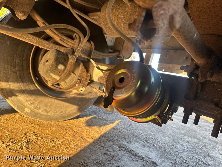 image for item DO2286 1996 Wilson DWH-400C grain trailer