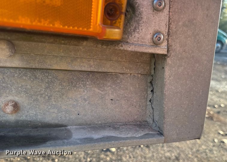 image for item DO2286 1996 Wilson DWH-400C grain trailer